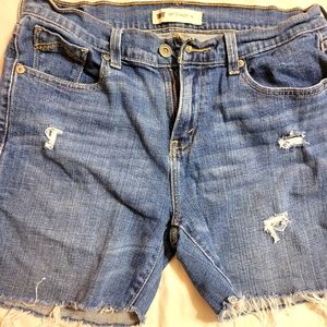 GuC Levi's Distressed shorts size 8